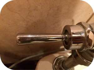 トイレタンクの中を見たら掃除をしたくなる理由とその手順