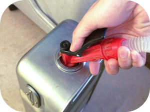 トイレについた尿石を除去